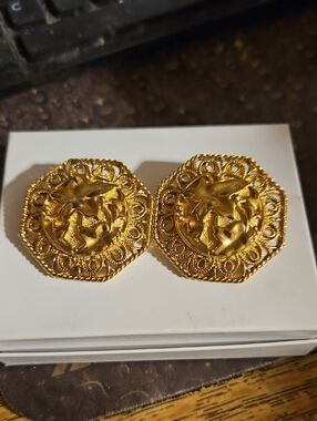 Barrera For Avon Goldtone Flowered Clip Earrings
